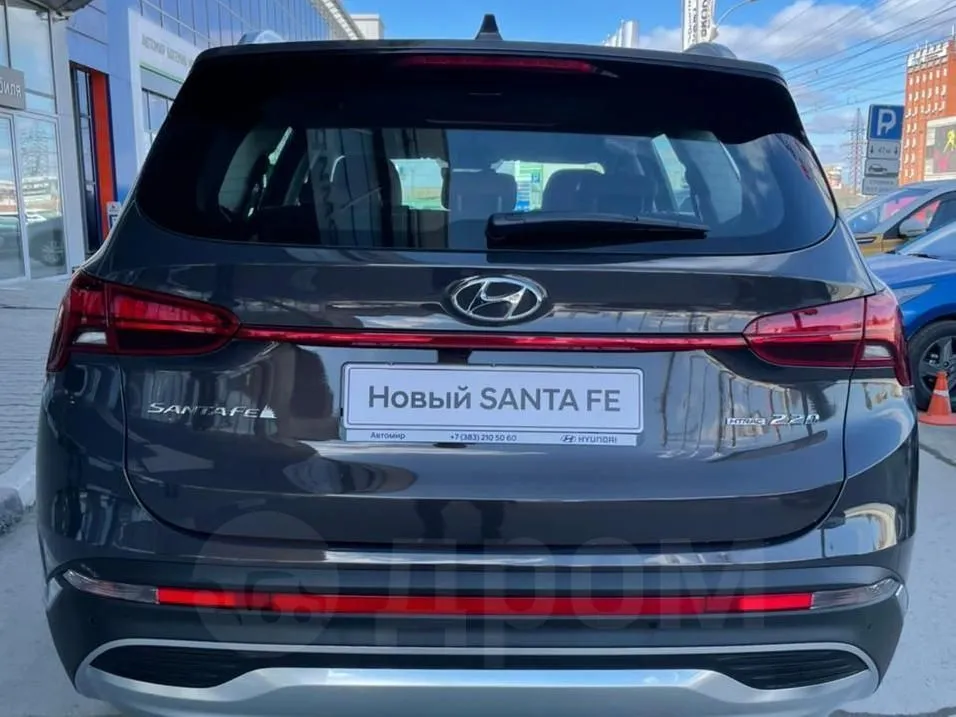 Hyundai Santa Image 3